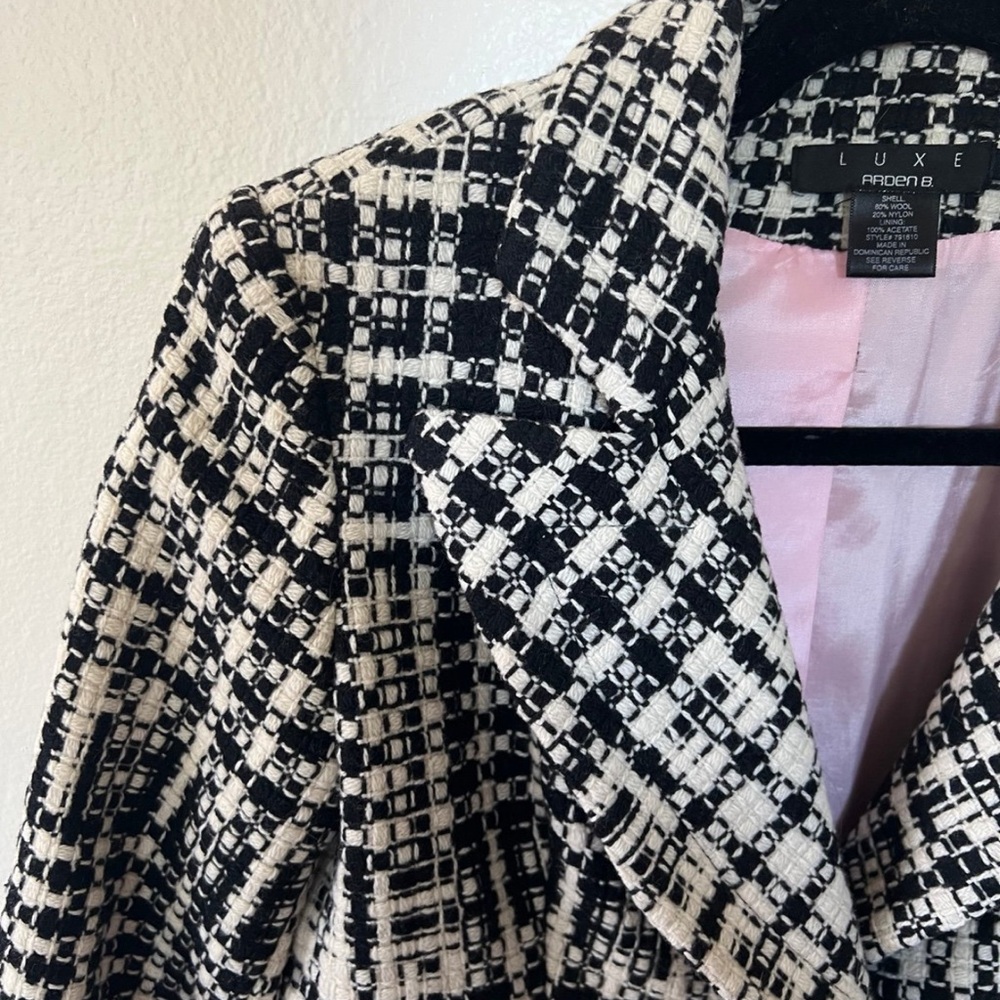 🎉3 for $10 Luxe by Arden B Women's Black and White Plaid Jacket - Picture 3 of 8